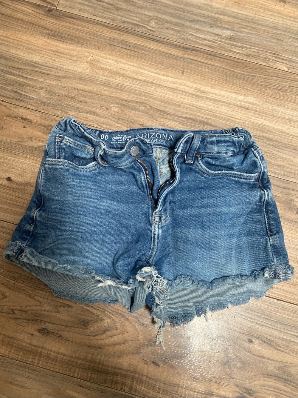 Arizona Jean Co High Rise Curvy Shorts Size 00 Stretch Denim Frayed Hem